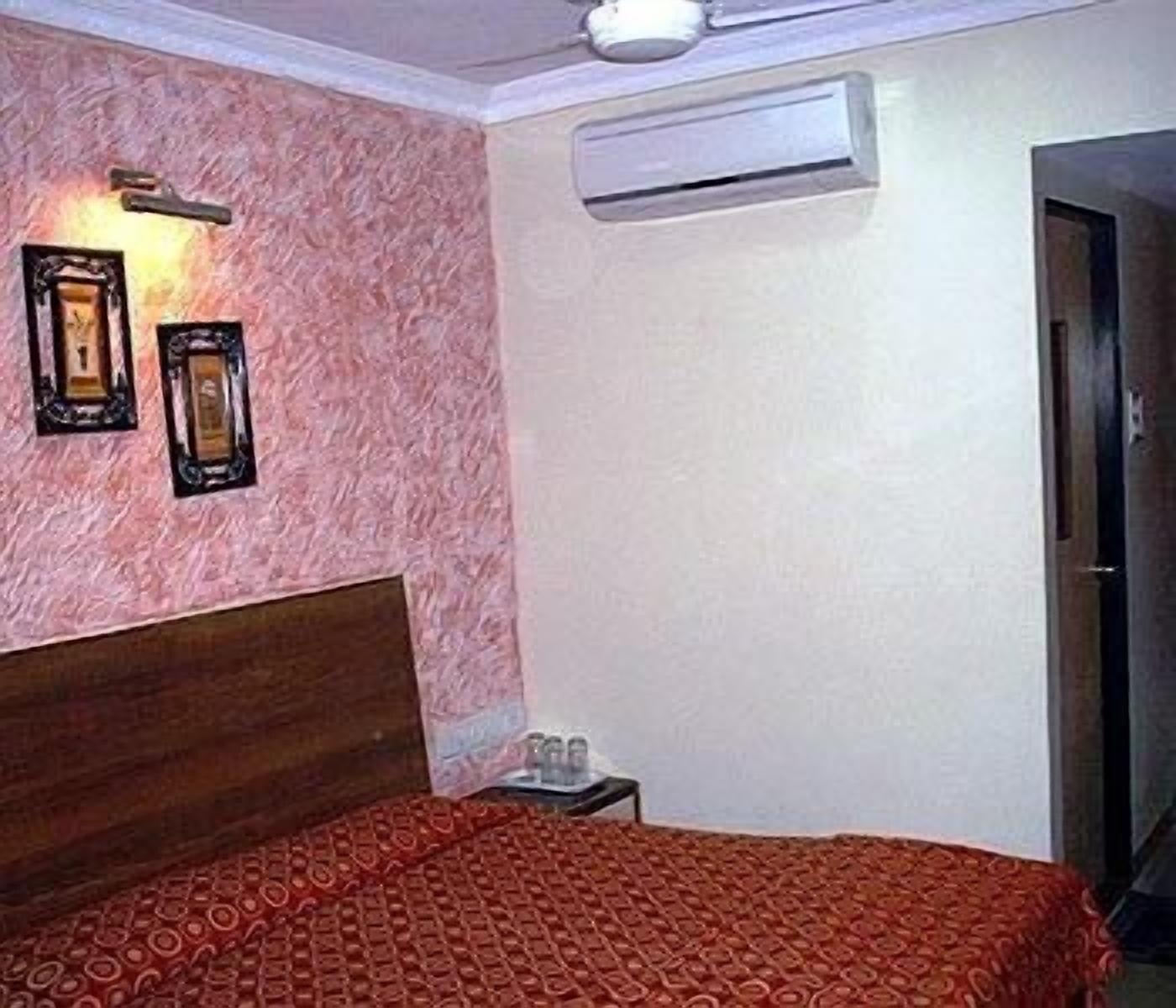 Hotel Unicontinental Bombay Eksteriør billede